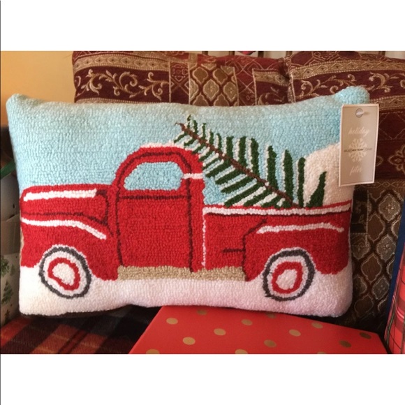 CHRISTMAS TRUCK HOOKED PILLOW BY GLUCKSTEIN HOME - Picture 4 of 5